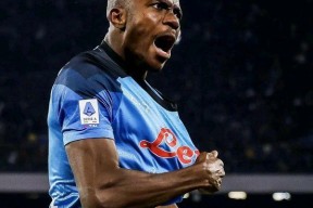 转会期那不勒斯备战法甲；绝杀压哨细节曝光；媒体盛赞；临场指挥获称赞的简单介绍