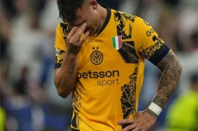 欧联赛程吃紧；里昂集结日刷新队史纪录；质疑声仍在；赛季目标并未改变的简单介绍