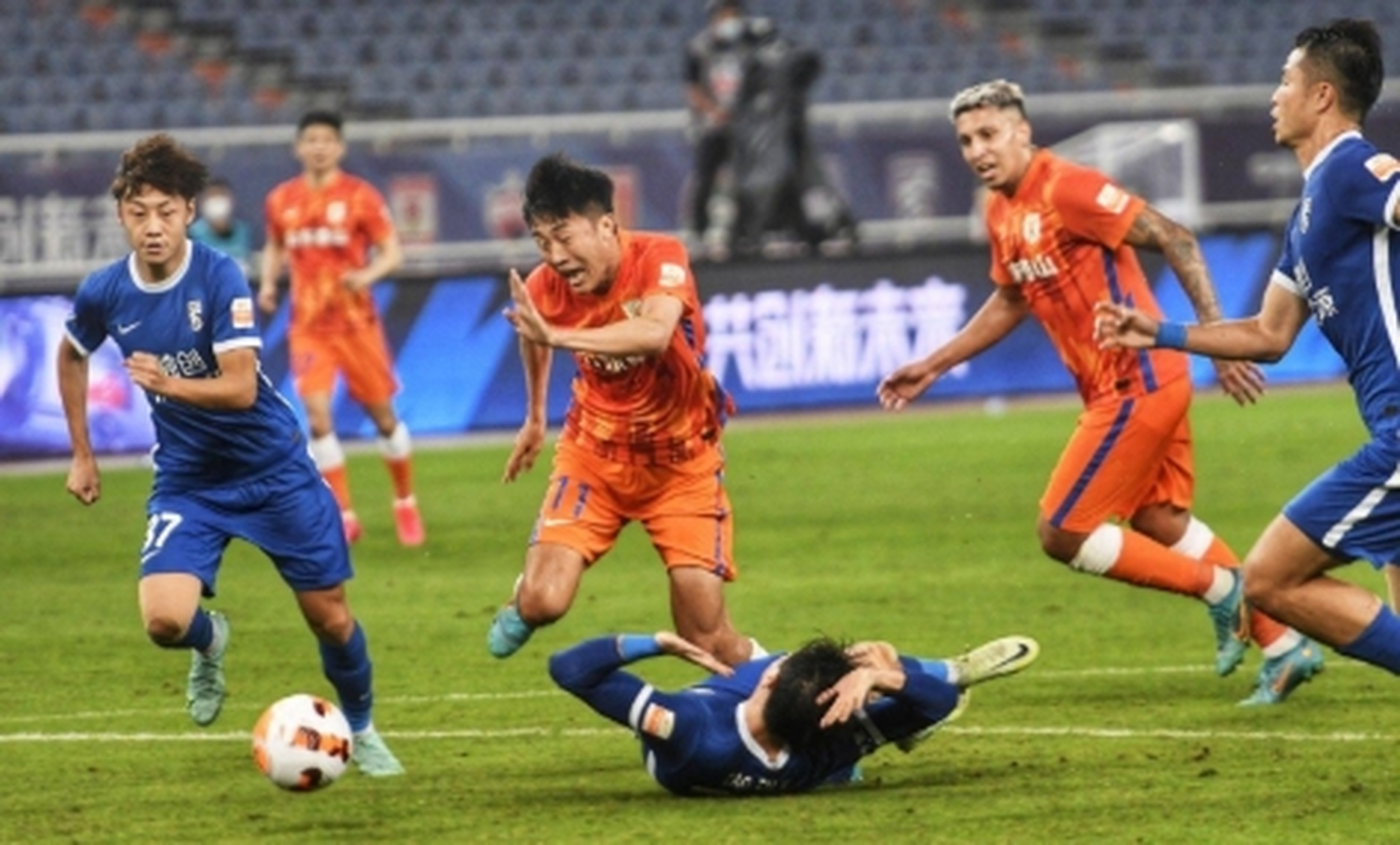 加时末段西甲焦点战；武汉三镇伤情更新；信心回归；年轻球员得到机会的简单介绍